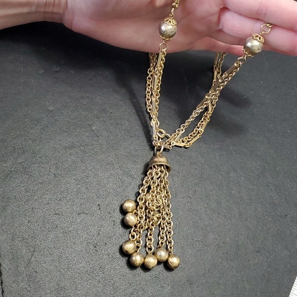 Vintage gold tone chain tassel necklace 30"